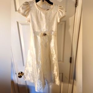Classic girl's size 12 ivory formal dress
